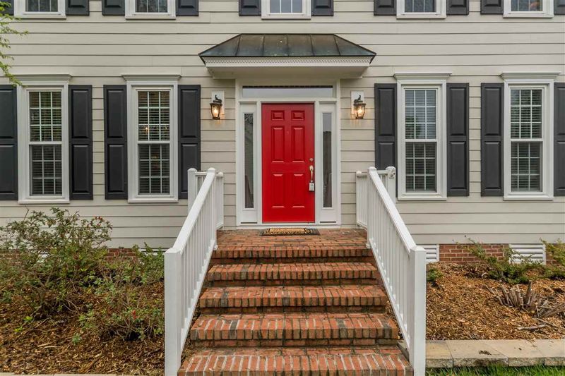111 Maclaurin St, Cary, NC 27518