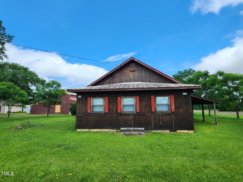 111 Matthews Mill Pond Rd, Angier, NC 27501