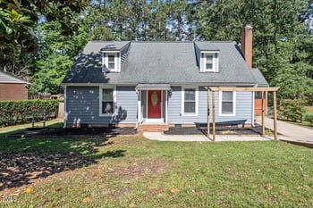 111 Mcdole Cir, Cary, NC 27511