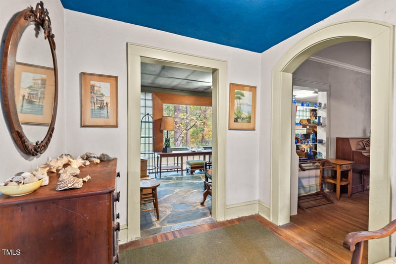 111 Meadowbrook Dr, Chapel Hill, NC 27514