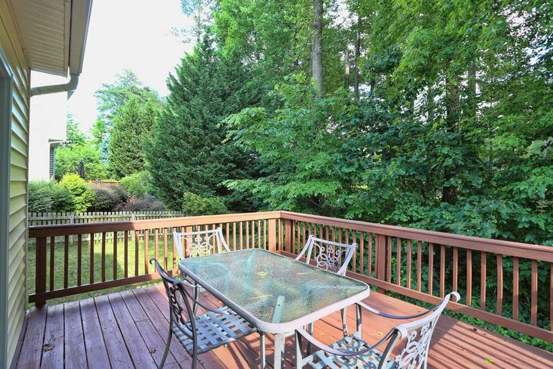 111 Minden Ln, Raleigh, NC 27607