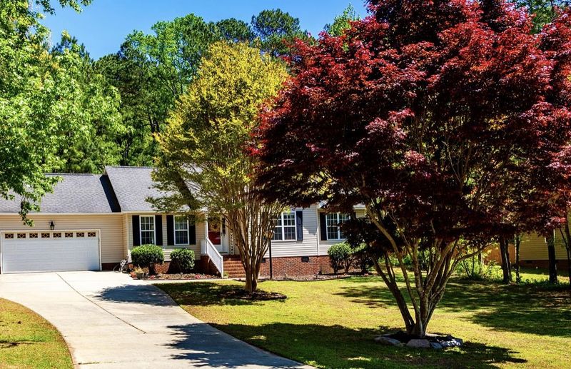 111 Mooney Dr, Fuquay Varina, NC 27526