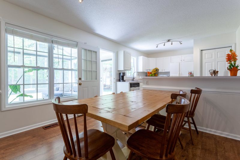 111 Mooney Dr, Fuquay Varina, NC 27526