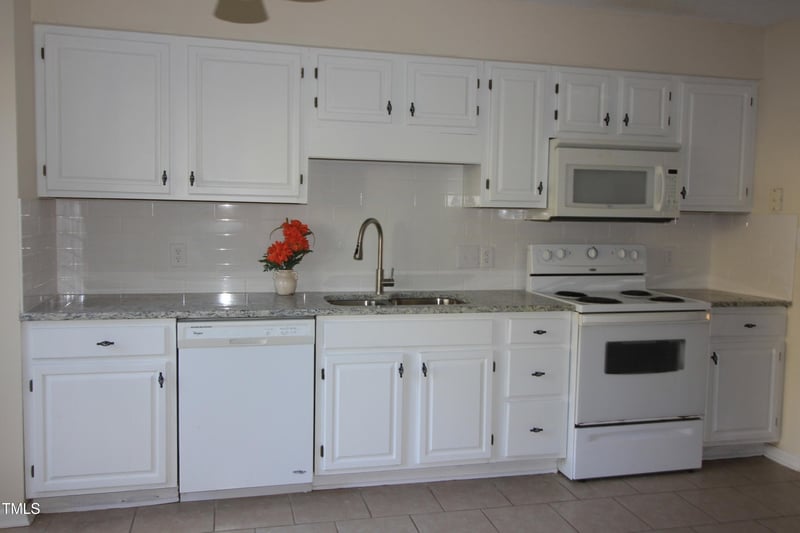 111 Mossbark Ln, Chapel Hill, NC 27514