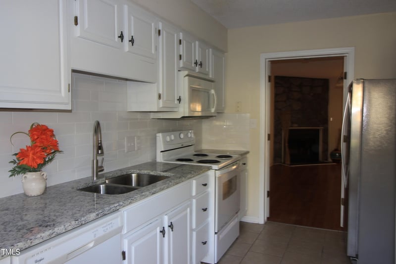 111 Mossbark Ln, Chapel Hill, NC 27514