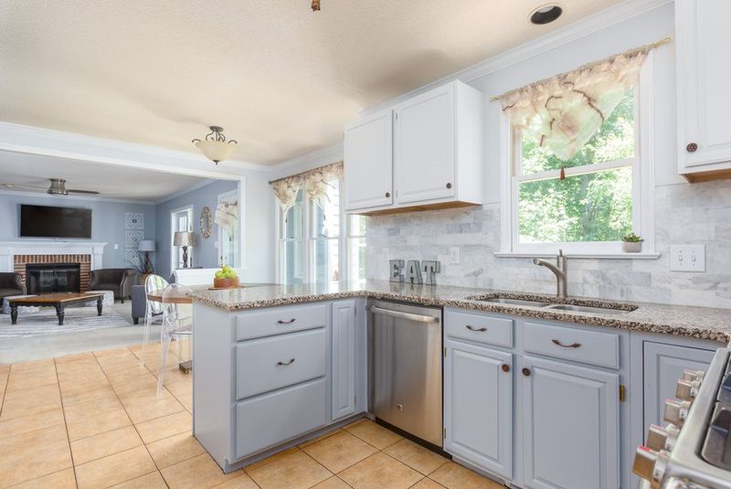 111 Oakmist Dr, Cary, NC 27513