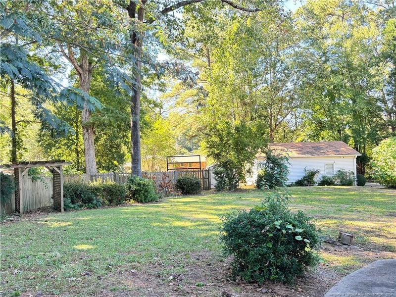 111 Old Gate Rd, Fayetteville, NC 28314