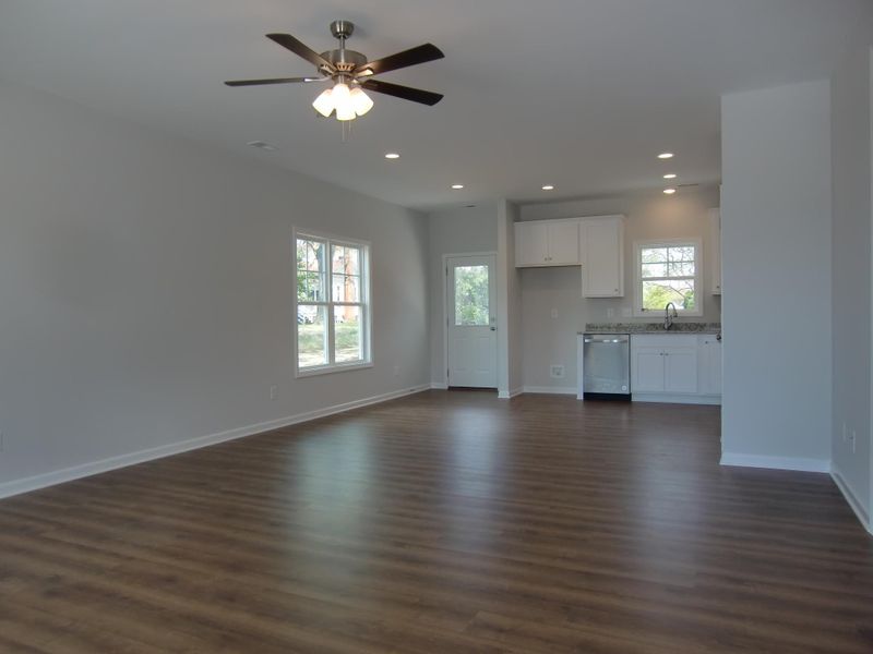 111 E Pearsall St, Dunn, NC 28334