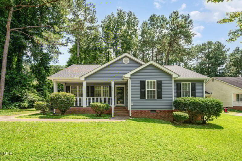 111 Plumgrove Ln, Garner, NC 27529