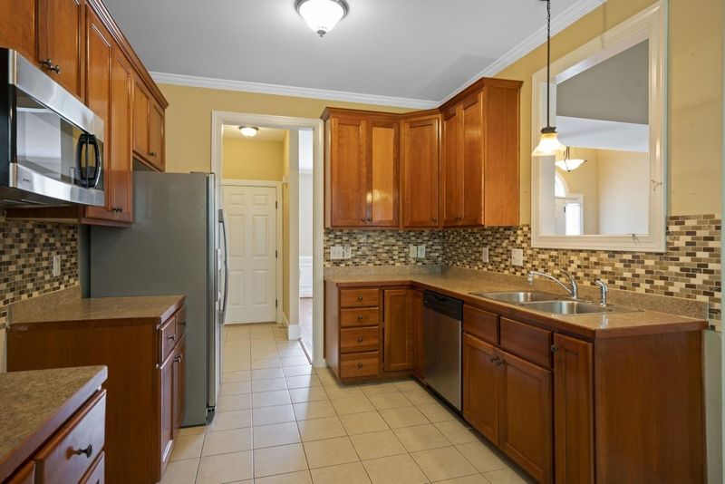111 Riverstone Dr, Fuquay Varina, NC 27526