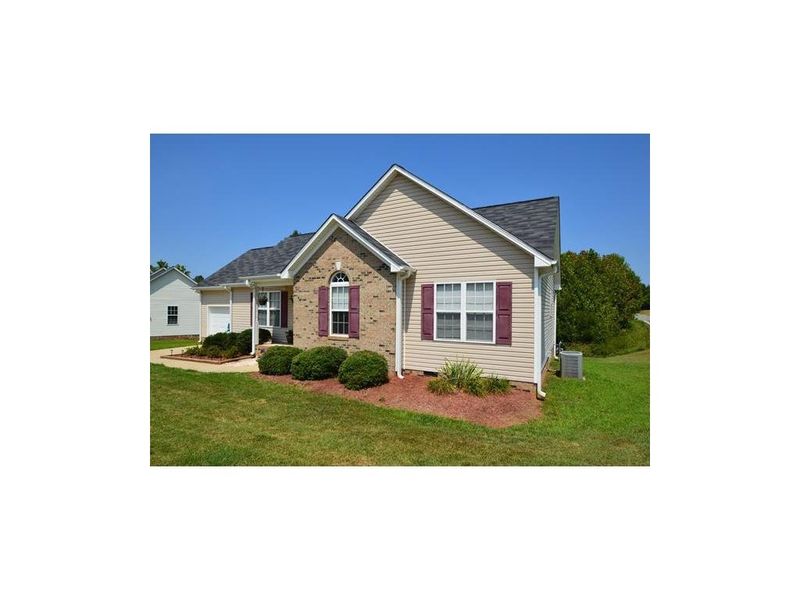 111 W Sebastian, Mebane, NC 27302