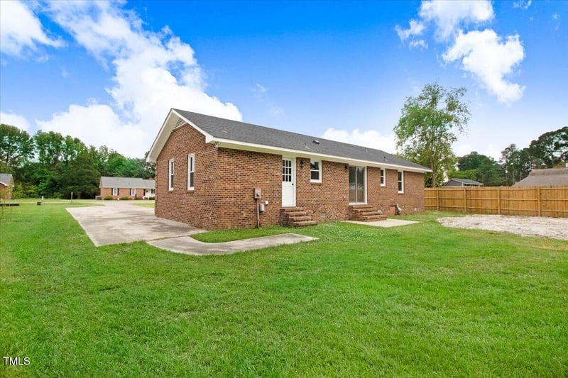 111 Sedgefield Dr, Goldsboro, NC 27534