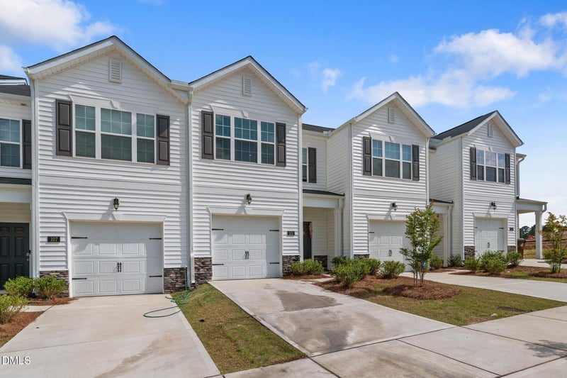 111 Starlight St, Sanford, NC 27330