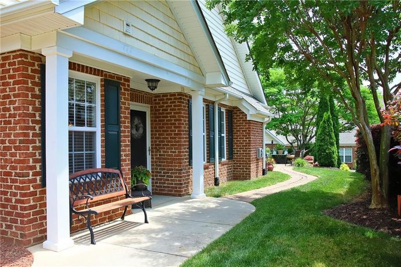 111 Starling St, Mebane, NC 27302