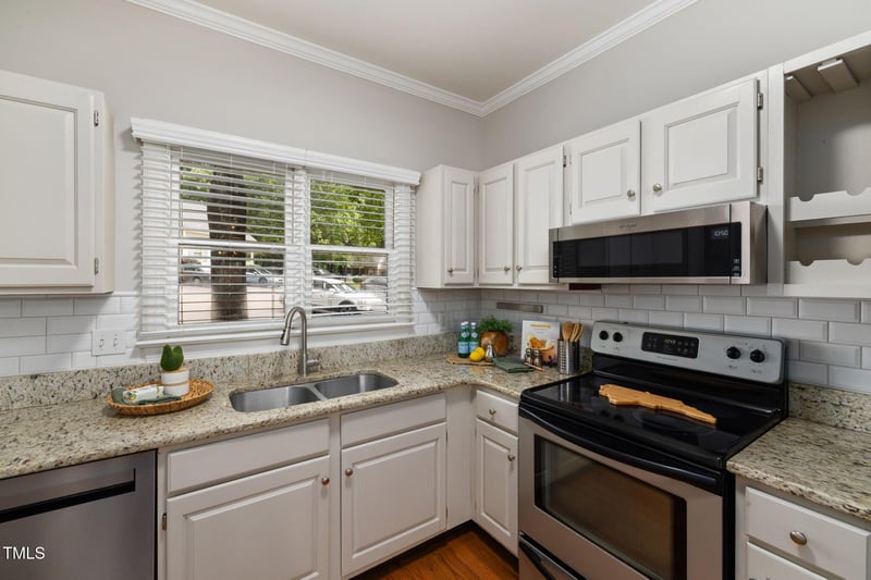 111 Strass Ct, Cary, NC 27511
