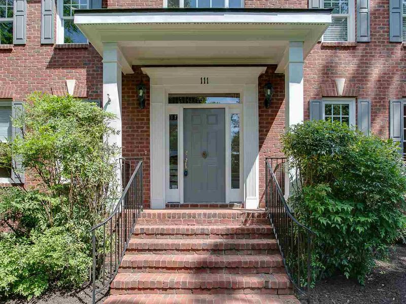 111 Suffolk Pl, Chapel Hill, NC 27516