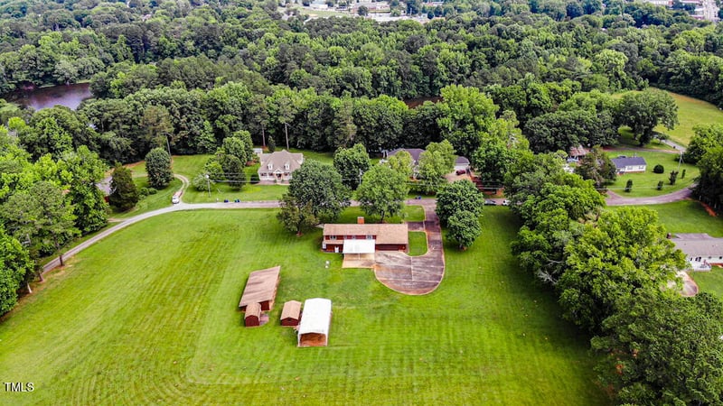 111 Town Lake Dr, Pittsboro, NC 27312