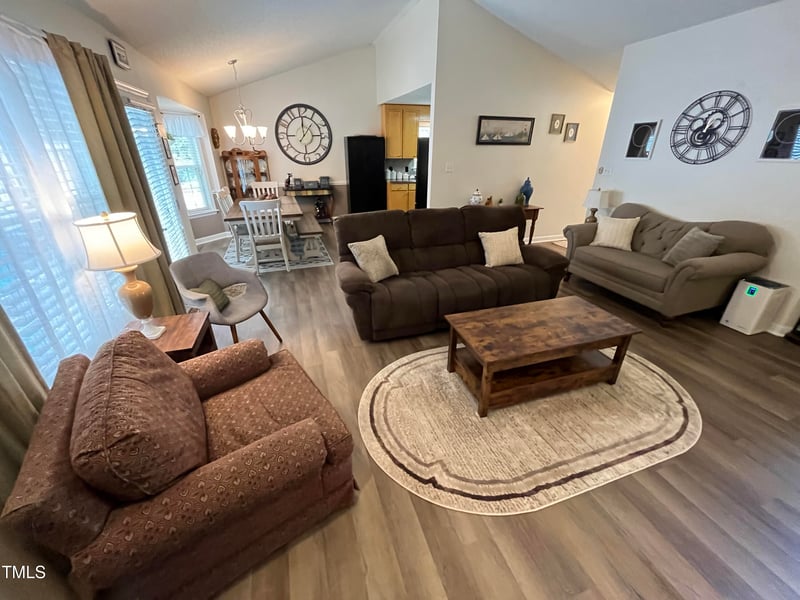 111 Valleycastle Ct, Clayton, NC 27520