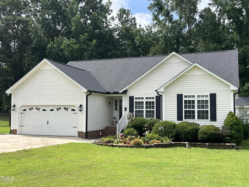 111 Valleycastle Ct, Clayton, NC 27520