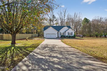 111 Valleycastle Ct, Clayton, NC 27520