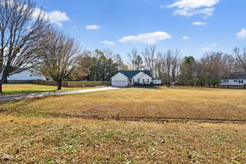 111 Valleycastle Ct, Clayton, NC 27520