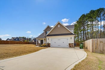 111 Valleydale Dr, Benson, NC 27504
