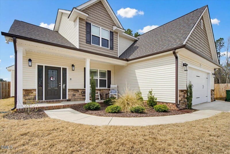 111 Valleydale Dr, Benson, NC 27504