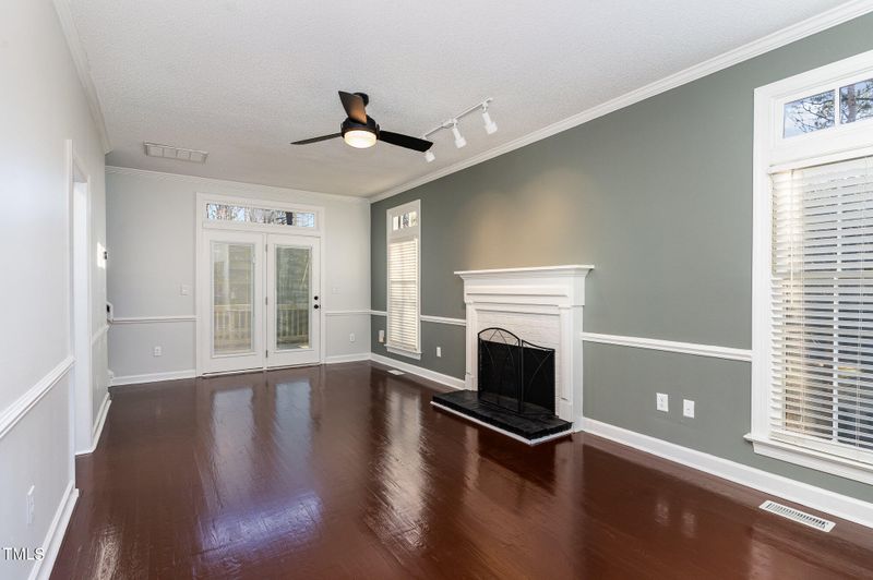 111 Wethersfield Dr, Cary, NC 27513