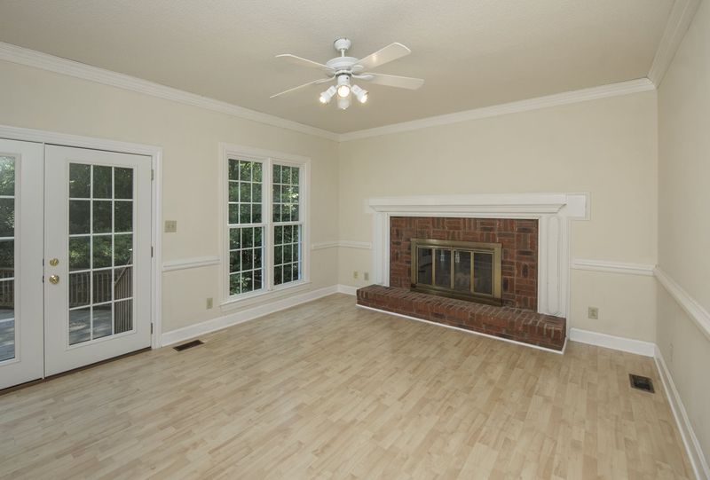 111 Whispering Pines Ct, Cary, NC 27511