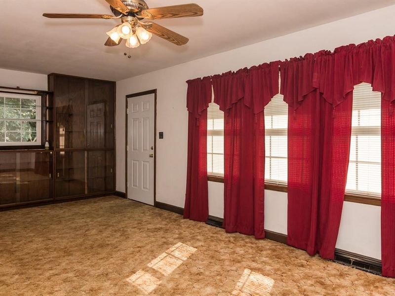 111 White Dr, Mebane, NC 27302