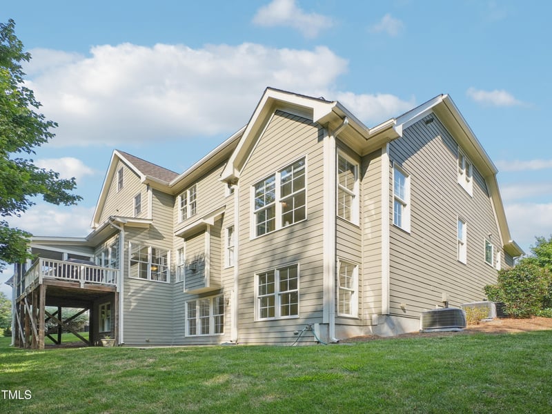 111 Woodland Ridge Ct, Cary, NC 27519