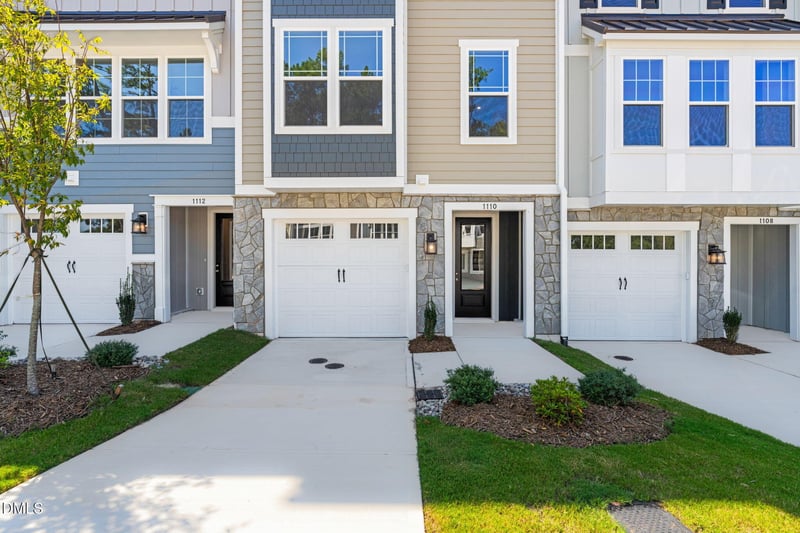 1110 Blackthorn Ln, Durham, NC 27703