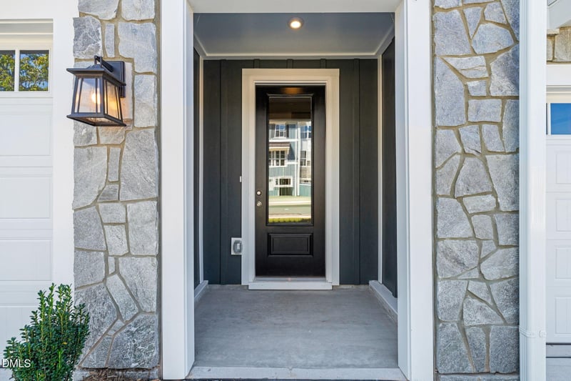 1110 Blackthorn Ln, Durham, NC 27703
