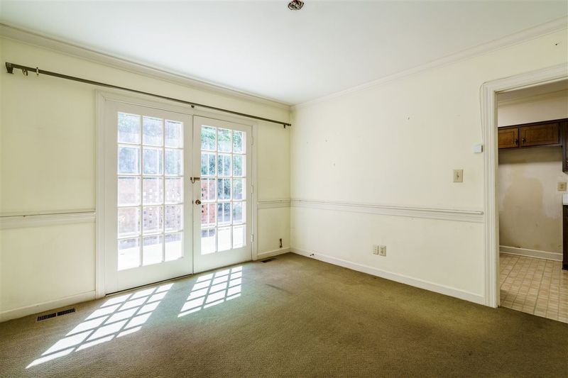 1110 Blenheim Dr, Raleigh, NC 27612