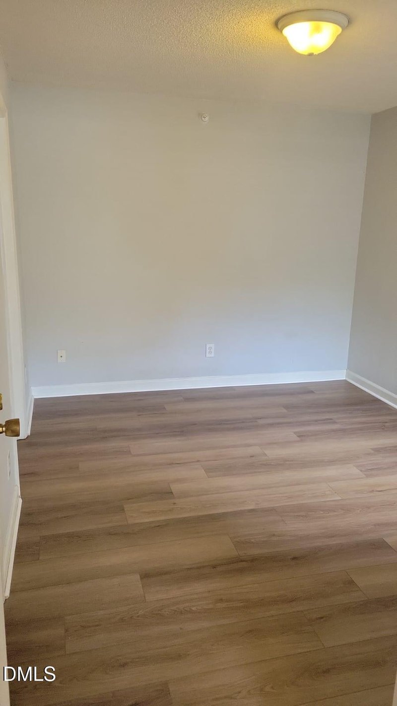 1110 Carlton Ave #204, Raleigh, NC 27606