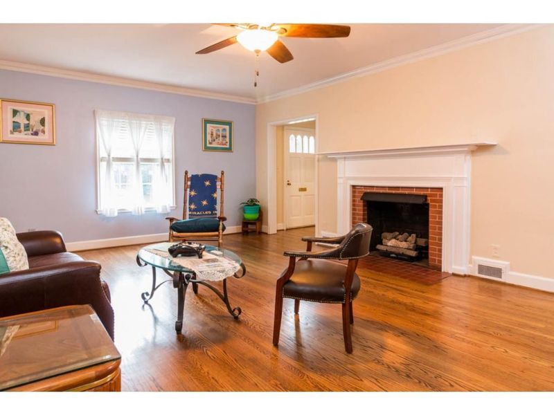 1110 Franklin St, Burlington, NC 27215