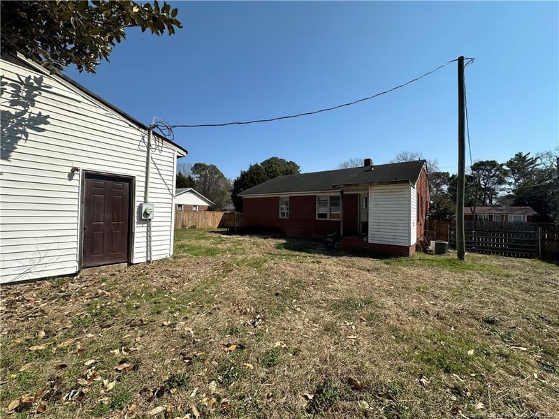 1110 Martindale Dr, Fayetteville, NC 28304