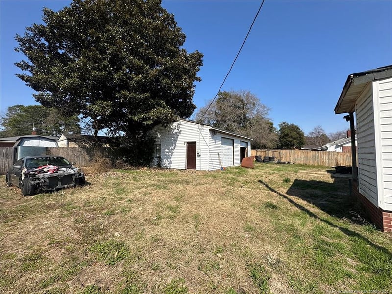 1110 Martindale Dr, Fayetteville, NC 28304