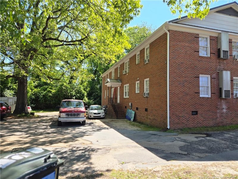1110 Rowan St, Fayetteville, NC 28305