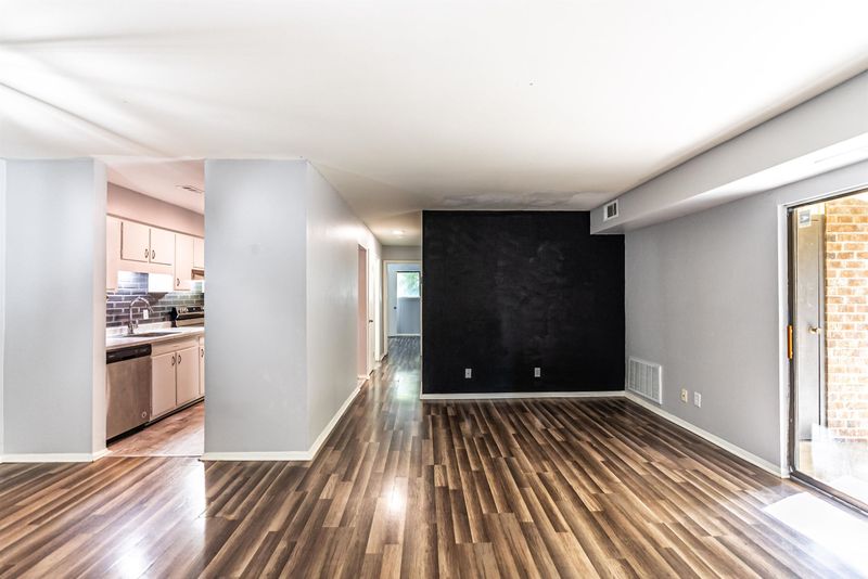 1110 Schaub Dr #I, Raleigh, NC 27606