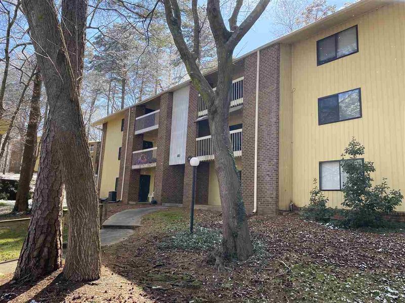 1110 Schaub Dr #J, Raleigh, NC 27606