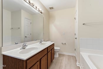 11100 Gwynn Oaks Dr #103, Raleigh, NC 27614