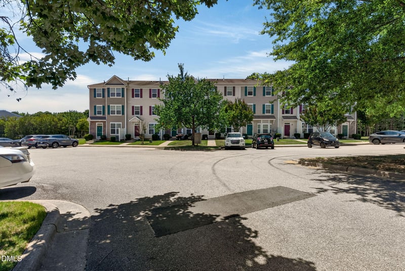 11100 Gwynn Oaks Dr #105, Raleigh, NC 27614