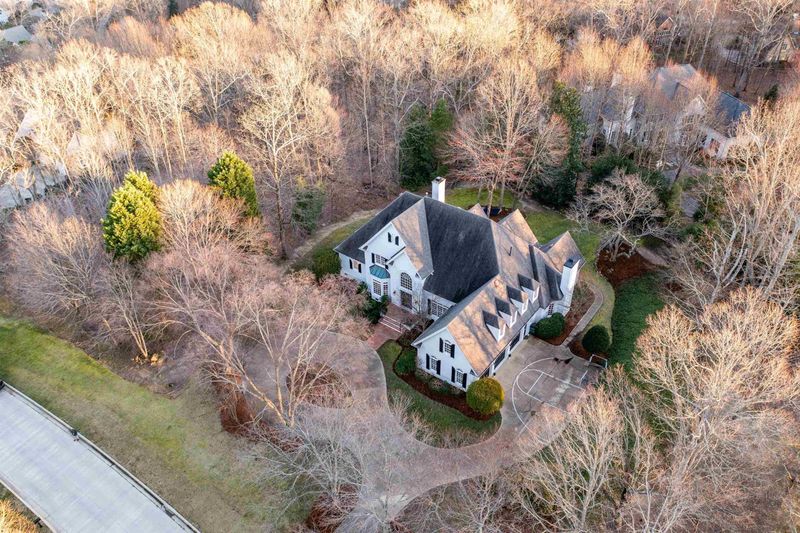 11107 Governors Dr, Chapel Hill, NC 27517