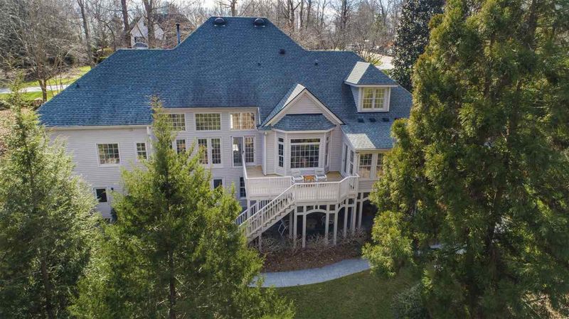 11108 Governors Dr, Chapel Hill, NC 27517