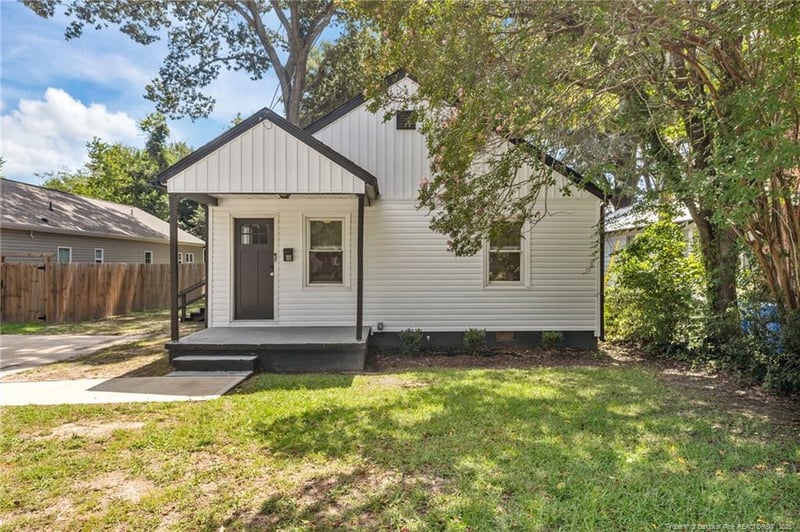 1111 Branson St, Fayetteville, NC 28305
