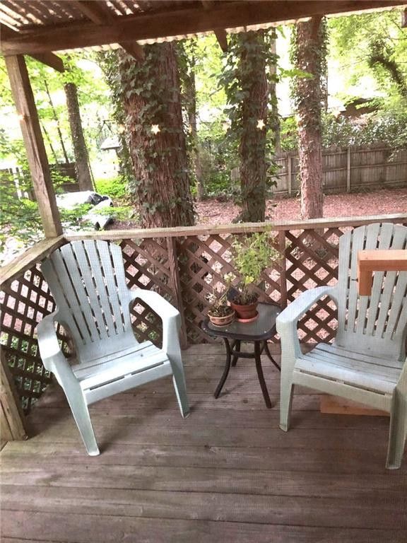 1111 Ridgewood Ln, Chapel Hill, NC 27514