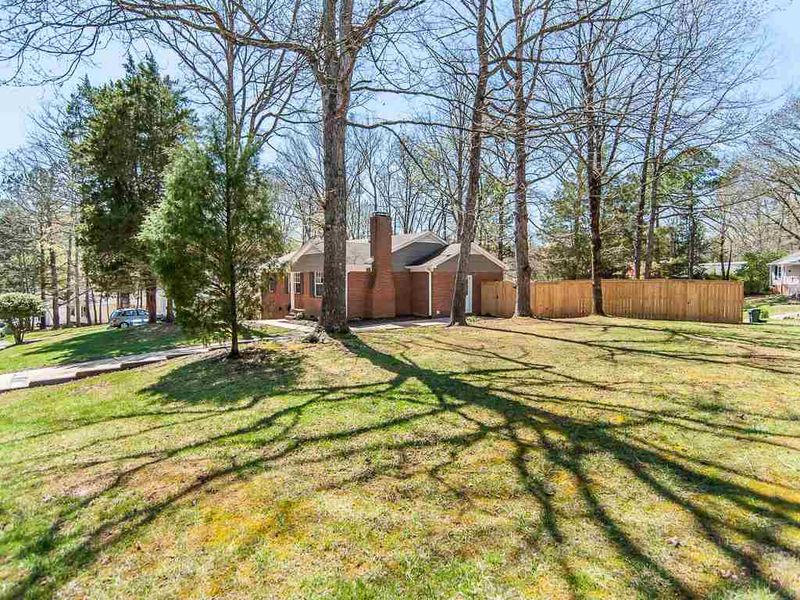 1111 Suterland Rd, Cary, NC 27511
