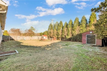 1111 Thistle Gold Dr, Hope Mills, NC 28348