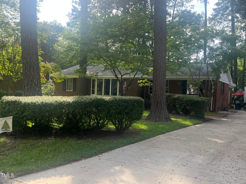 1112 Crescent Dr, Smithfield, NC 27577